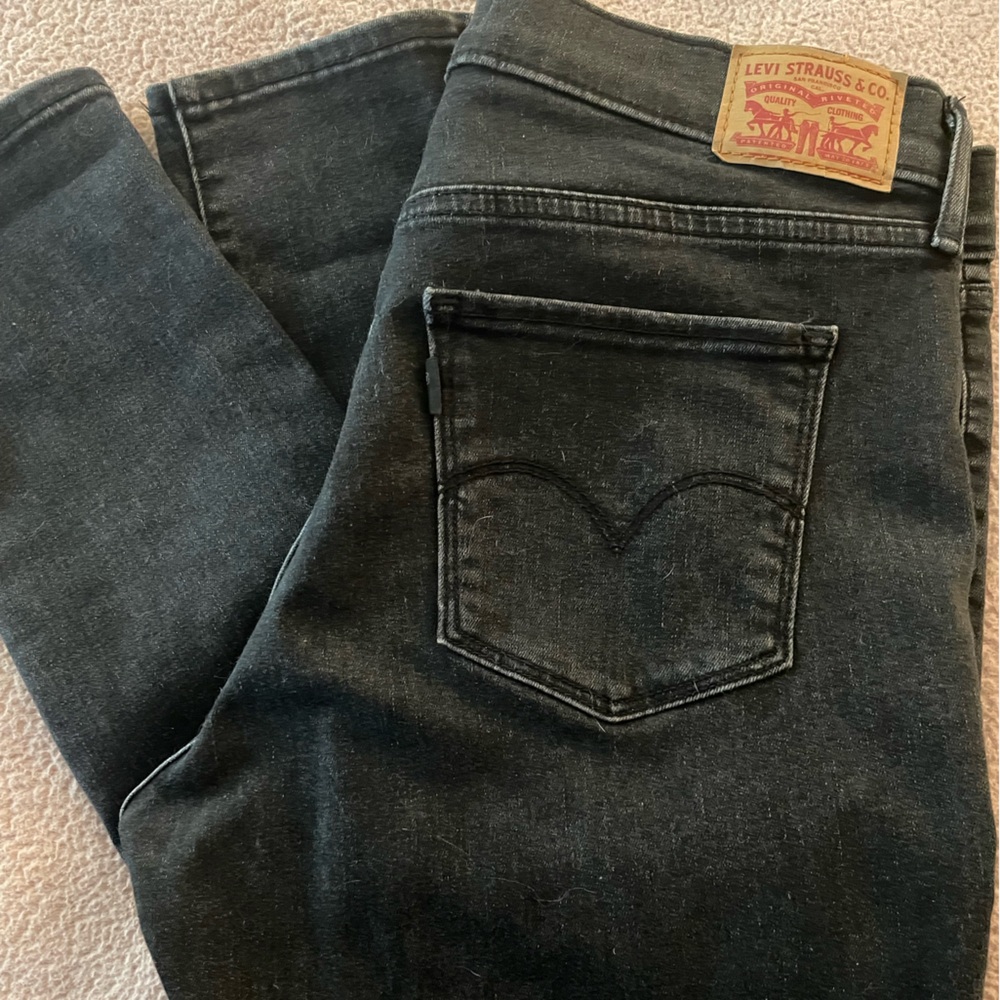 Levi’s buttonfly shaping skinny jeans size 31